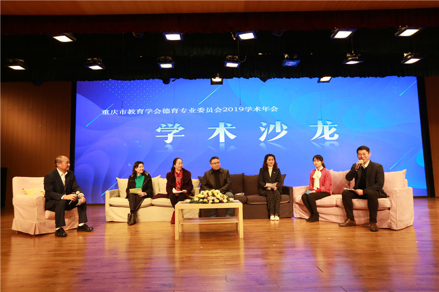 放在万明春后（同时做封面）.jpg